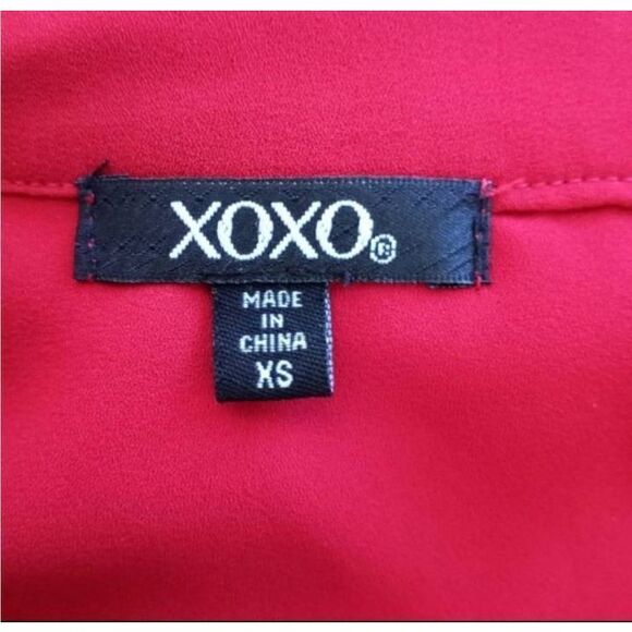XOXO RED BLOUSE W/STUDDED CUFFS  SZ.XS EUC - Picture 3 of 6